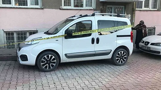 Elazığ'da bir kişi sokak ortasında pompalı tüfekle vuruldu
