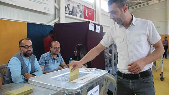 Elazığ'da bir mahalle yeniden sandık başına gitti