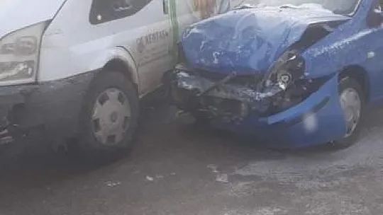 Yollardaki buzlanma kazaları da beraberinde getirdi