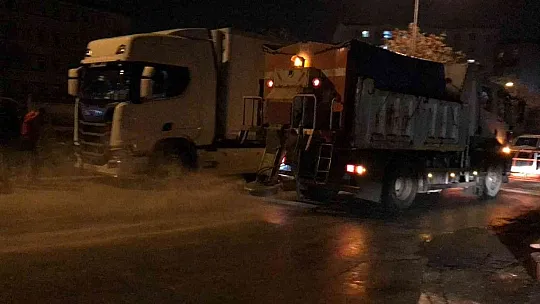 Buzlanma kazaları da beraberinde getirdi
