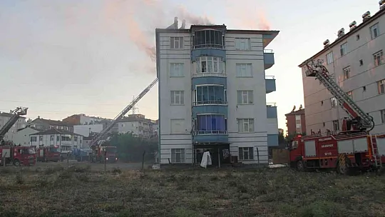 Çatı yangını korkuttu!