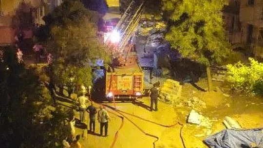 8 katlı bir inşaatın çatısında yangın