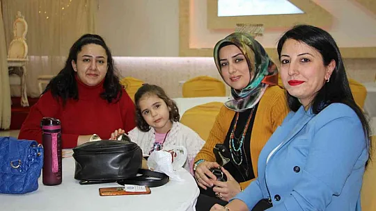 Eğitim Bir-Sen kadınları unutmadı