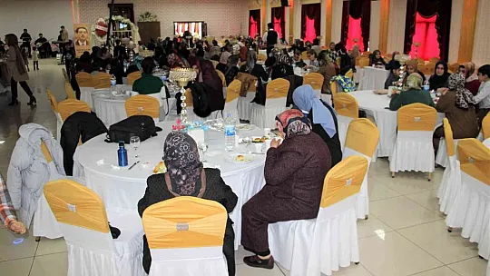 Eğitim Bir-Sen kadınları unutmadı