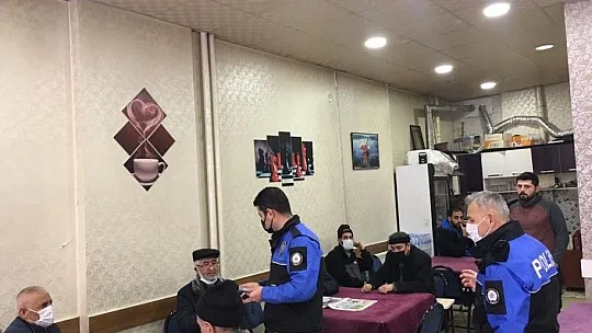 Elazığ emniyeti hem bilgilendiriyor hem farkındalık oluşturuyor