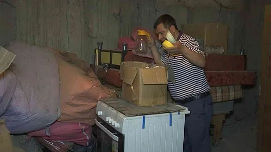 Elazığ'da filmlere konu olacak olay: Depremde emanet alınan eşyaların sahibini 2 yıldır arıyor