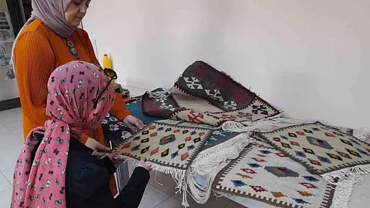 Elazığ'da geleneksel kilim ve cicim dokuma sanatı yaşatılıyor