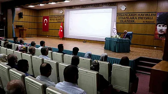 Hacı adaylarına yönelik Hac Eğitim Semineri başladı
