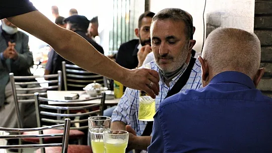 Artık kahvehane ve kıraathanelere alınmayacaklar