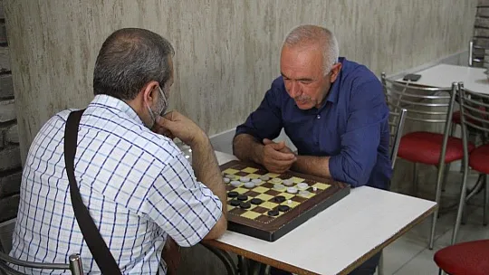 Artık kahvehane ve kıraathanelere alınmayacaklar