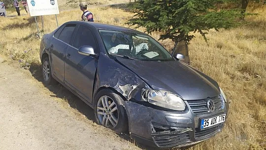 Elazığ'da iki otomobil çarpıştı