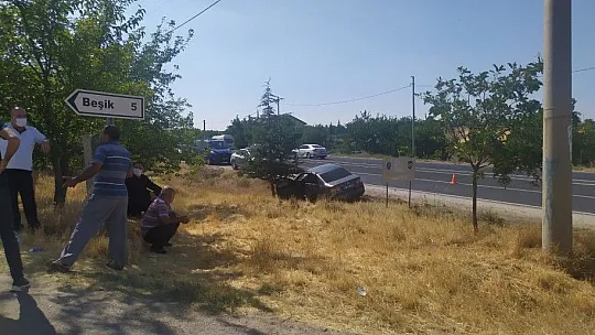 Elazığ'da iki otomobil çarpıştı