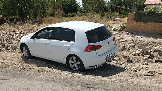 Elazığ'da iki otomobil çarpıştı: 8 yaralı