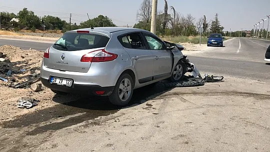 Elazığ'da iki otomobil çarpıştı: 8 yaralı