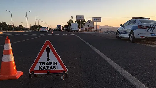 İki otomobilin hurdaya döndüğü kazada 9 kişi yaralandı