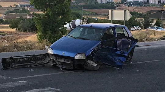 İki otomobilin hurdaya döndüğü kazada 9 kişi yaralandı