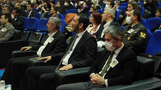 Elazığlı öğrencilerden 12 Mart'a özel anlamlı program