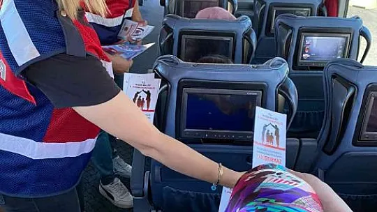 Elazığ'da jandarma ekipleri vatandaşları uyuşturucuya karşı bilgilendirdi