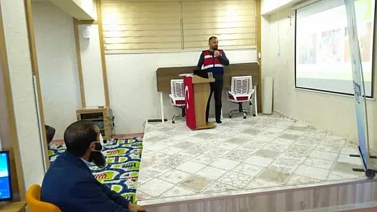 Elazığ İl Jandarma bilgilendirmeye devam ediyor