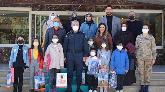 Elazığ jandarması, kanserle savaşan minik savaşçıları ağırladı