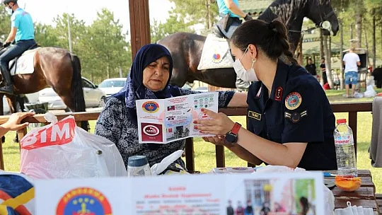 Jandarmadan bayram öncesi etkinlik