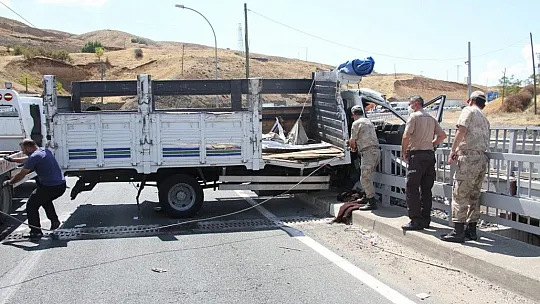Gülüşkür Köprüsünde kaza