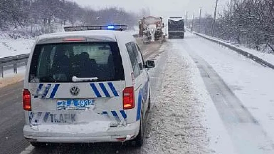 Kar yağışıyla birlikte Elazığ'daki ekipler seferber oldu