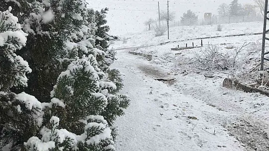 Kar yağışı Elazığ ve çevresinde aralıklarla etkisini gösteriyor