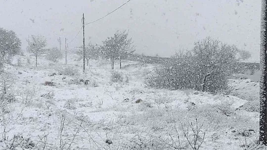 Kar yağışı Elazığ ve çevresinde aralıklarla etkisini gösteriyor
