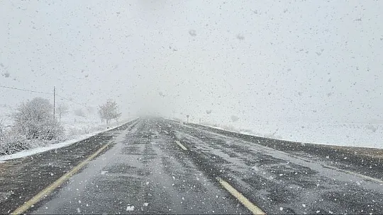 Kar yağışı Elazığ ve çevresinde aralıklarla etkisini gösteriyor