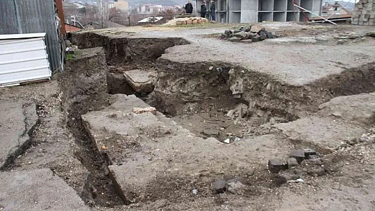 Kentsel dönüşüm kazılarında bulunan kilise gün yüzüne çıkıyor