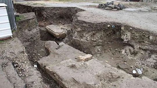 Kentsel dönüşüm kazılarında bulunan kilise gün yüzüne çıkıyor