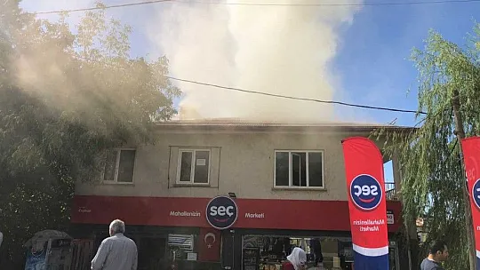 Arıcak'ta korkutan yangın