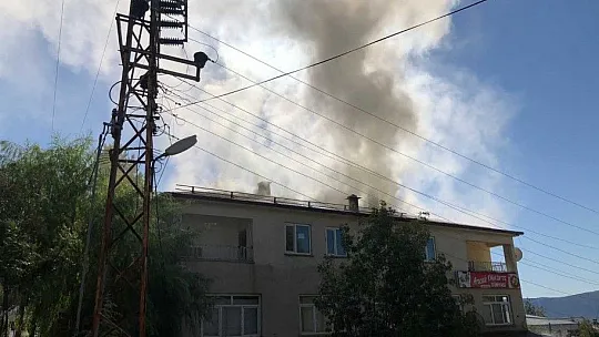 Arıcak'ta korkutan yangın