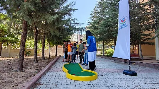 Karşılıksız iyiliğe koşan gönüllüler sahada