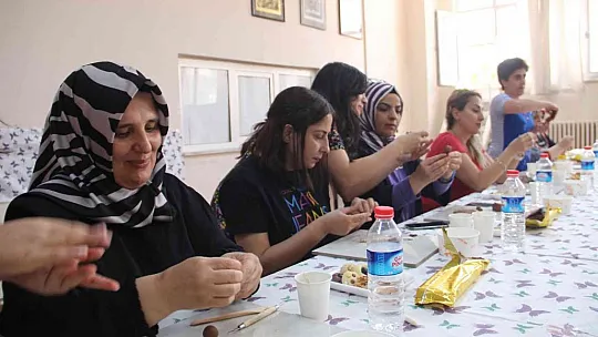 Elazığ'da MS hastalarına sanatla terapi