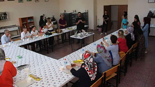 Elazığ'da MS hastalarına sanatla terapi