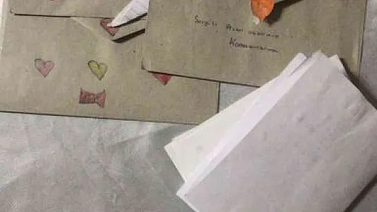 Elazığlı öğrencilerden jandarmaya anlamlı hediye