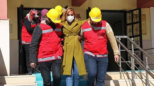Kent geneli gerçekleştirilen tatbikat gerçeği aratmadı
