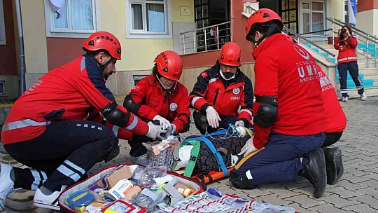 Kent geneli gerçekleştirilen tatbikat gerçeği aratmadı