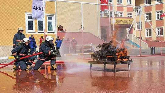 Kent geneli gerçekleştirilen tatbikat gerçeği aratmadı