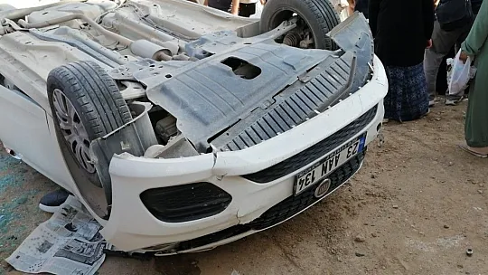 Otomobil 5 metre yüksekliğindeki istinat duvarından uçtu