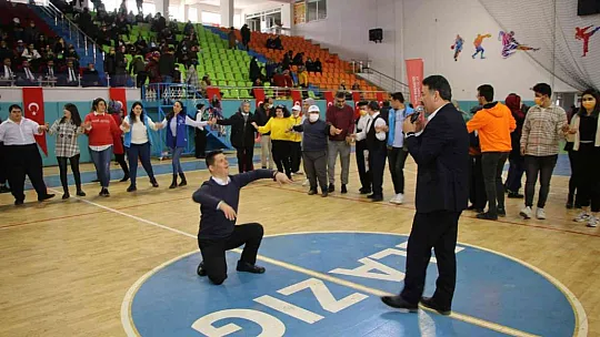 Özel çocukların etkinliği büyük beğeni topladı