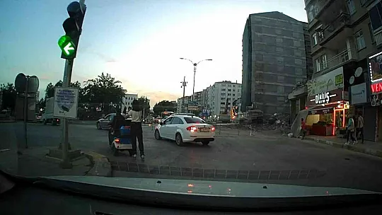 Patenli kızın tehlikeli yolculuğu araç kamerasına yansıdı