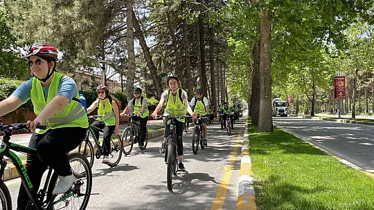 Elazığ'da pedallar bağımlılıktan uzak nesiller için çevrildi