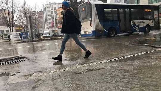 Elazığ merkezde sağanak yağış etkili oldu