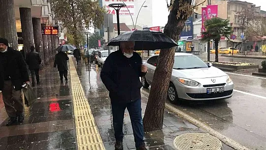 Elazığ merkezde sağanak yağış etkili oldu