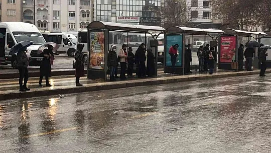 Elazığ merkezde sağanak yağış etkili oldu