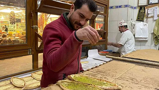 Elazığ'da sofraların vazgeçilmez lezzeti 'Peynirli Ekmek'