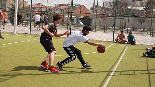 Sokak basketbol turnuvasına yoğun ilgi